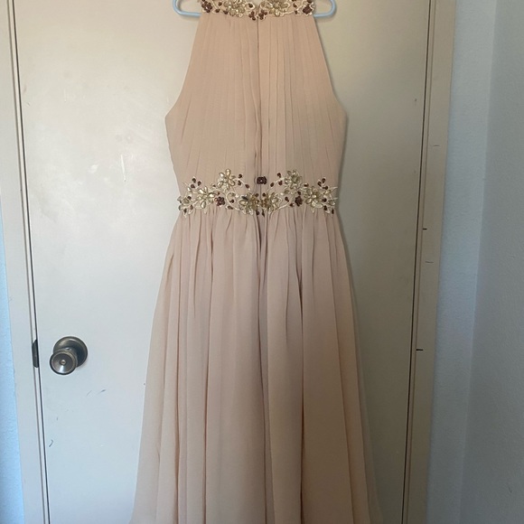 JJ’s House beautiful dress size 4 (with inbuilt padded bra) - Picture 5 of 8